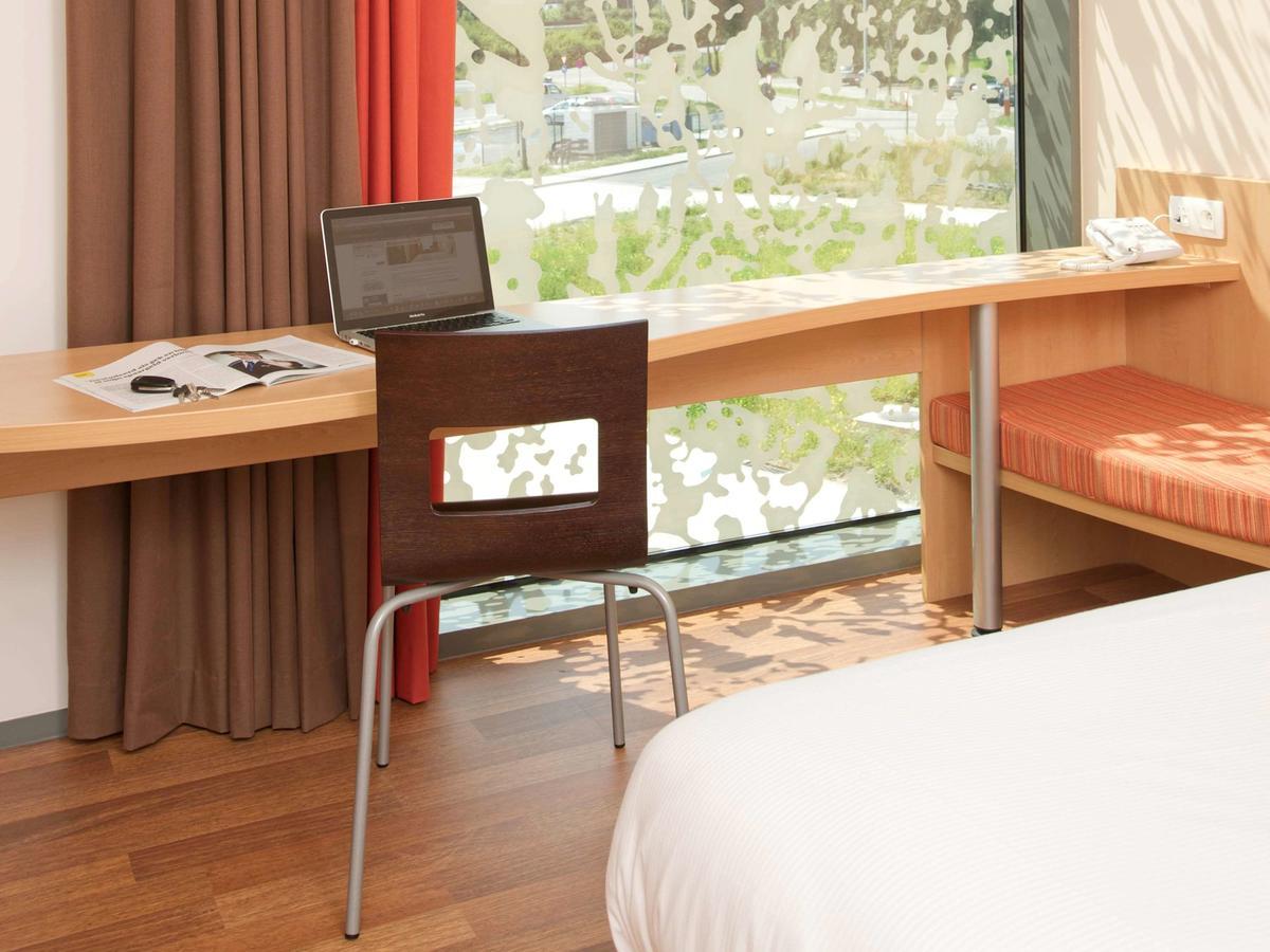 ไอบิส ลูเวน เฮเวอร์ลี Hotel เลอเวน ภายนอก รูปภาพ